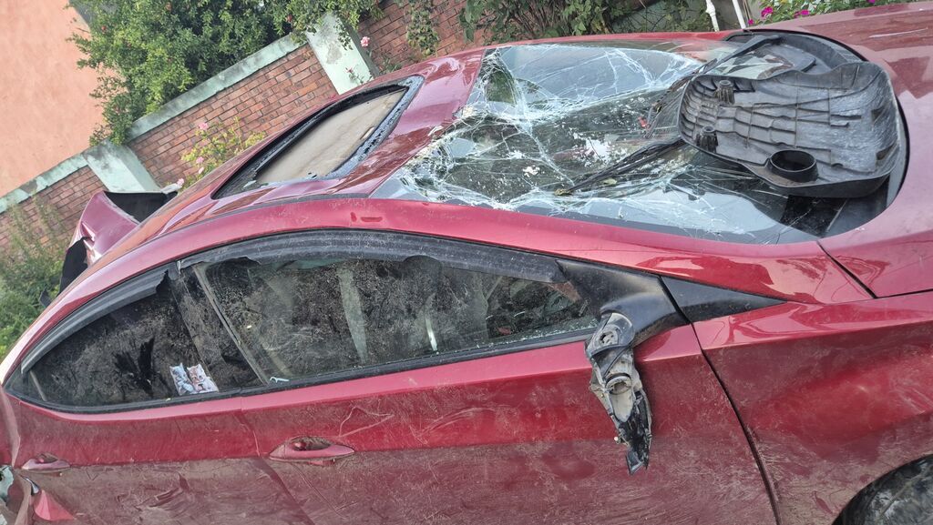 Hyundai Elantra (qırmızı) – ehtiyat hissələri üçün Avtomobildən — Digər, Xudat (4)