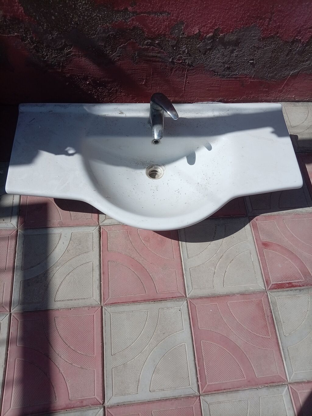 Satılır 2 ci el qrığı çatı yoxdu — Lavabolar, Sumqayıt (2)
