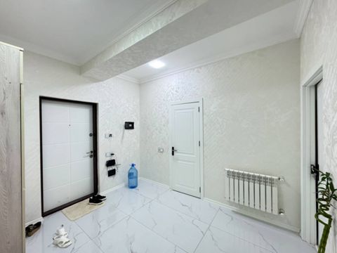 Satılır 2 otaqlı yeni tikili 82 m² — Bakı