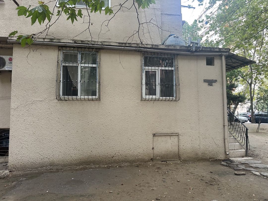 Satılır 4 otaqlı köhnə tikili 100 m² — Mənzil, Bakı (3)