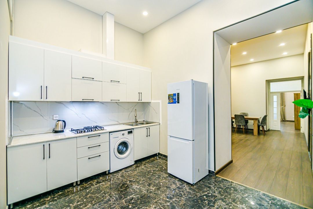 İcarəyə verilir 2 otaqlı köhnə tikili 64 m² — Mənzil, Bakı (7)