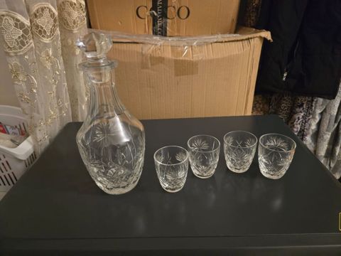 Kristal karaf və 4 stəkandan ibarət dəst - Material: şəffaf kəsimli — Gəncə