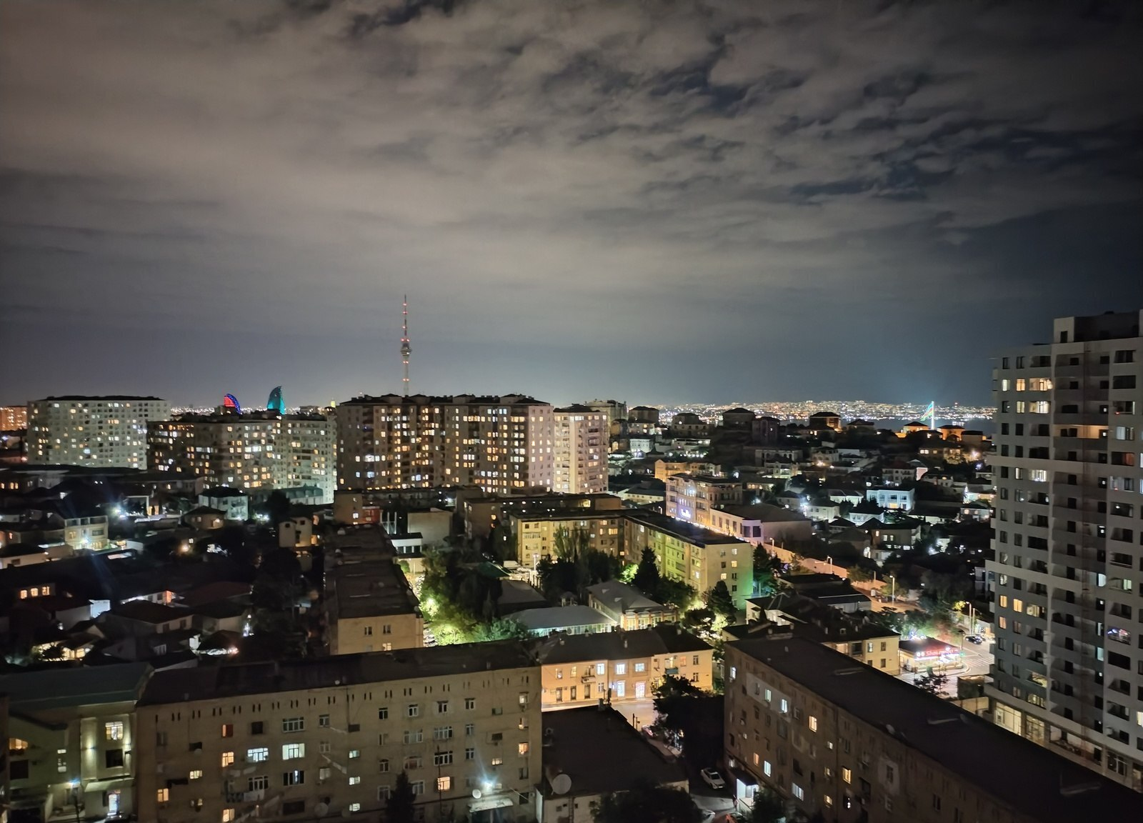 4 otaqlı mənzil 135 m² satılır — Bakı