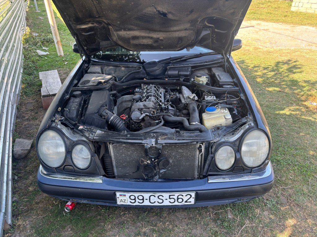 Mercedes E 220, 2.2 L, 1998 il, 100 000 km 99-CS-562 — Avtomobillər, Oğuz (4)