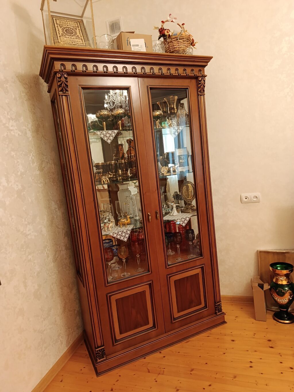 Yeni, Komod — Qonaq otağı üçün, Bakı