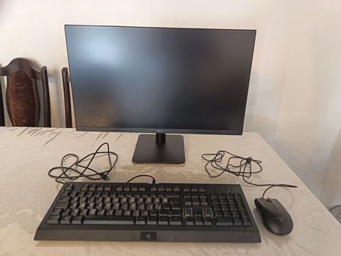 LG monitor + Razer klaviatura və siçan dəsti Komplekt: - LG monitor — Qax
