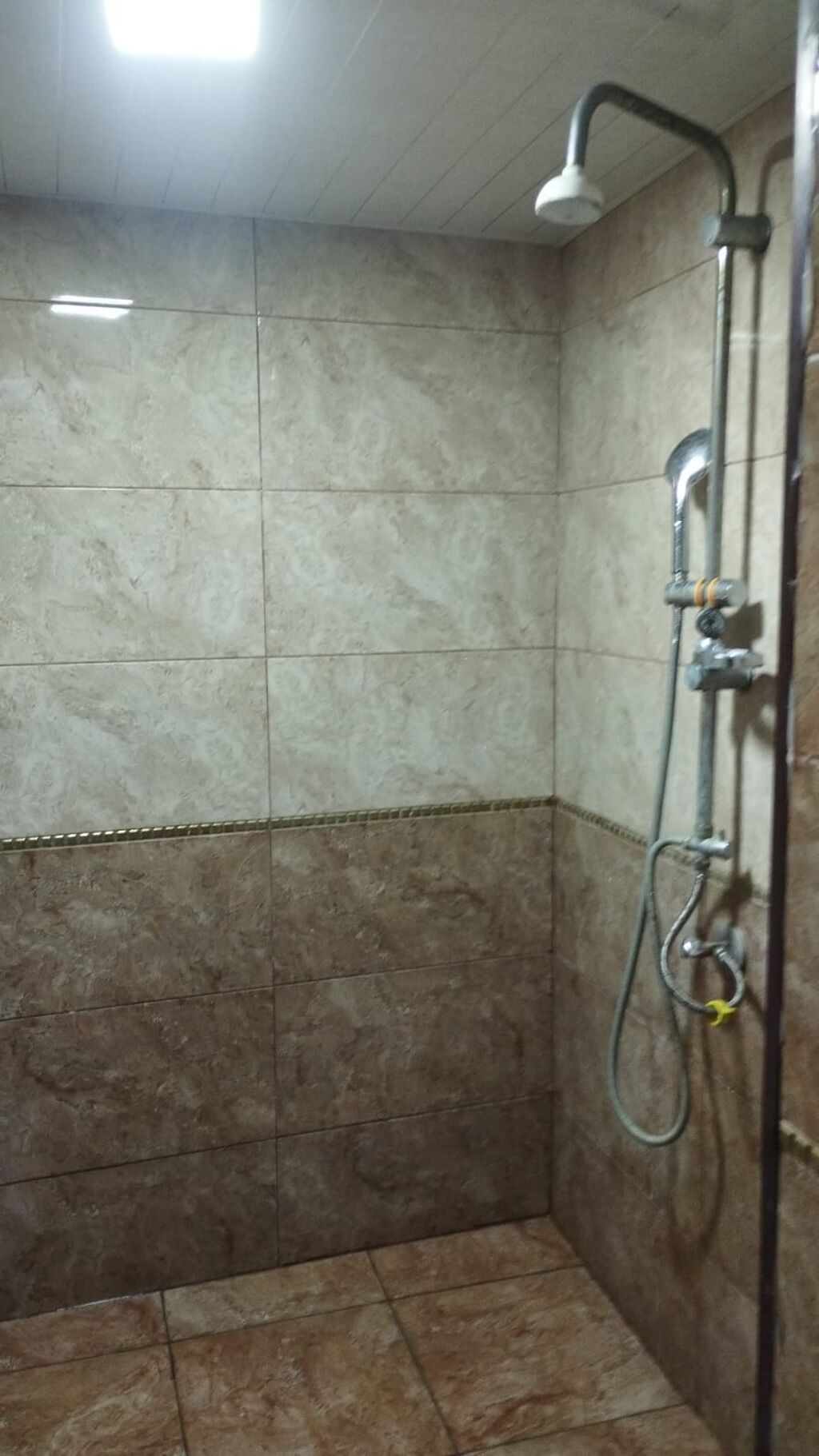 Kirayə otaq – mebellə təmin olunmuş metro İnsaatcilara yaxin Gizlara — Mənzil, Bakı (7)