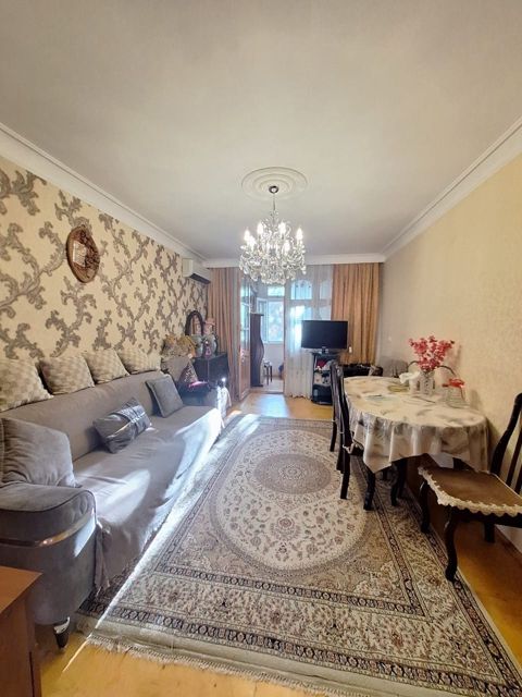 Satılır 2 otaqlı köhnə tikili 45 m² — Bakı