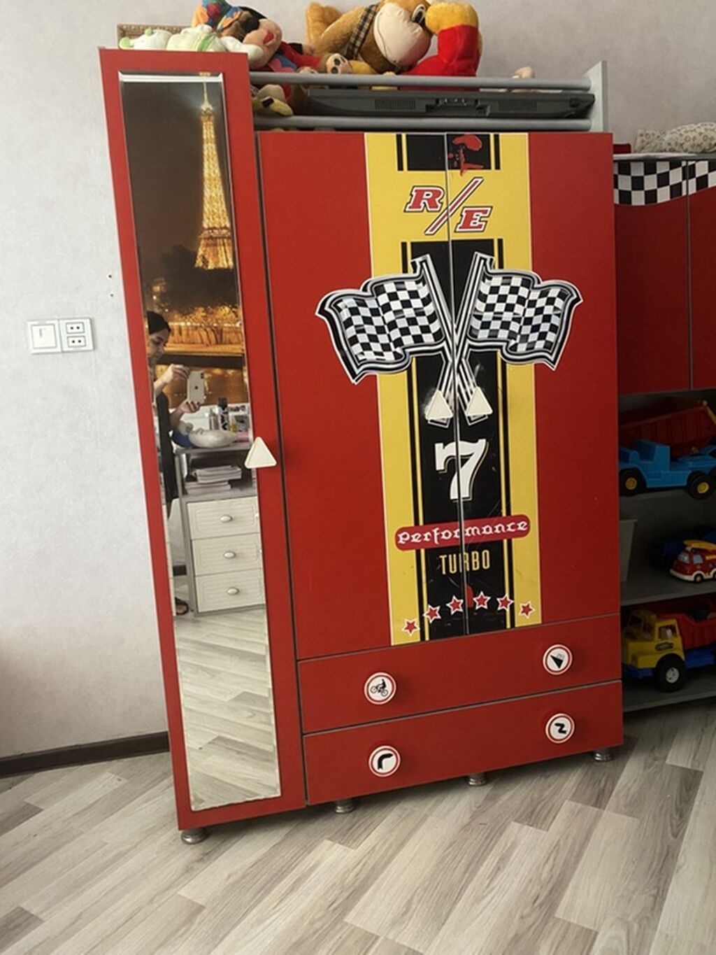 Uşaq otağı üçün “Racing/V8” mövzusunda mebel dəsti Tərkib: - Maşın — Uşaq mebeli dəstləri, Masazır (4)