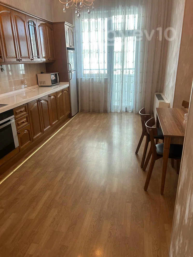 3 otaqlı mənzil, 140 m², 28may — kirayə — Mənzil, Bakı (4)