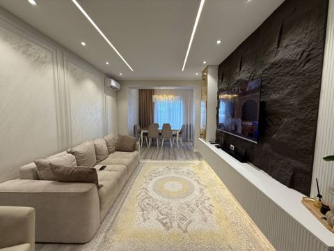 Satılır 3 otaqlı köhnə tikili 85 m² — Bakı