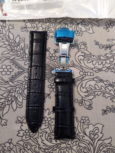 Teze. Saat ucun deri kemer zamoklu. olcu 22mm. qara rengde. endirim — Bakı