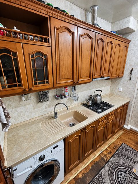 İcarəyə verilir 4 otaqlı köhnə tikili 120 m² — Bakı