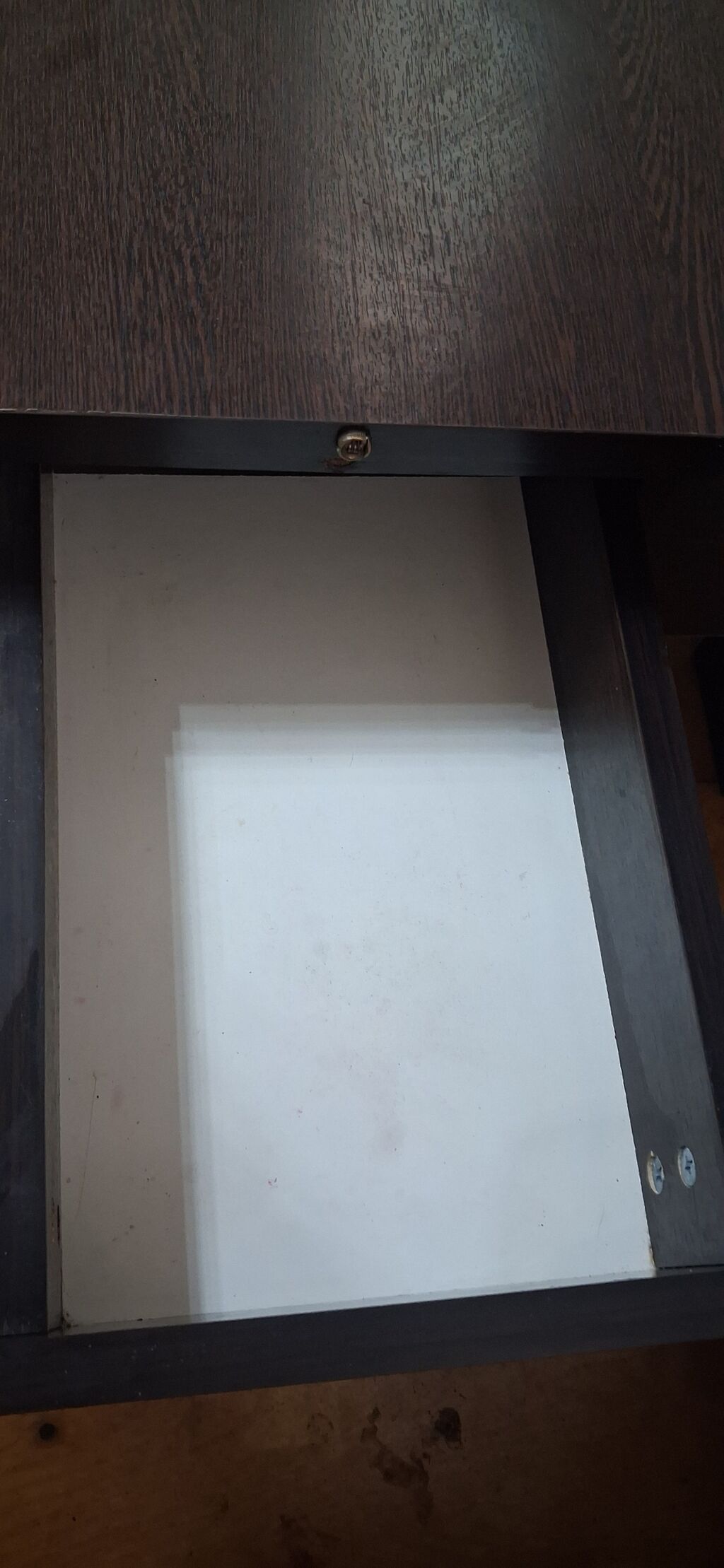 Kvadrat masa, Açılmayan, Təkərsiz, Teksturalı laminat, Zəmanətsiz — Jurnal masaları, Bakı (2)