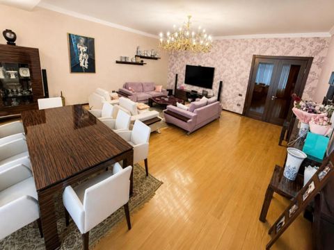 Satılır 4 otaqlı yeni tikili 205 m² — Bakı
