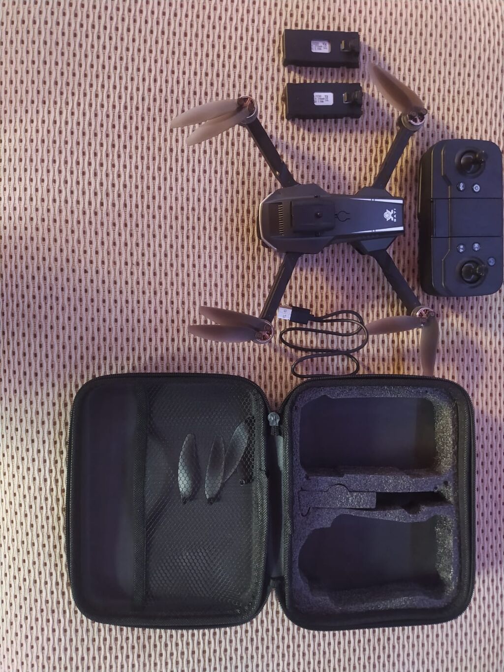 Drone Satılır sadəcə 1 pərvanəsi qatlanmış işləkdir barter var — Digər, Saray (2)