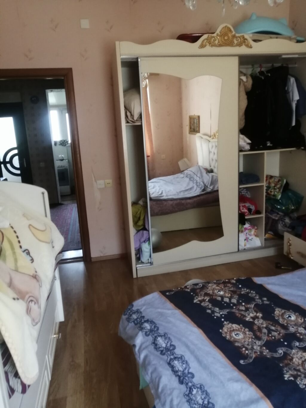 Ev satılır Təsvir:4/4 balkonlar baglidi cəmi bir qonşu var - Yataq — Mənzil, Bakı (2)