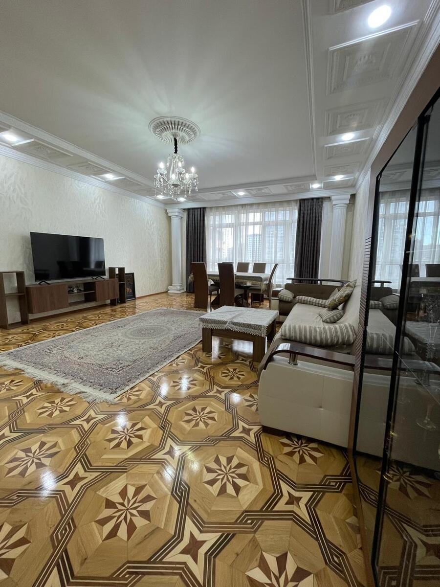 Satılır 3 otaqlı köhnə tikili 115 m² — Mənzil, Bakı