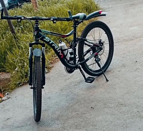 Strım dağ velosipedi - Güclü alüminium gövdə, idman üslublu dizayn — Bakı
