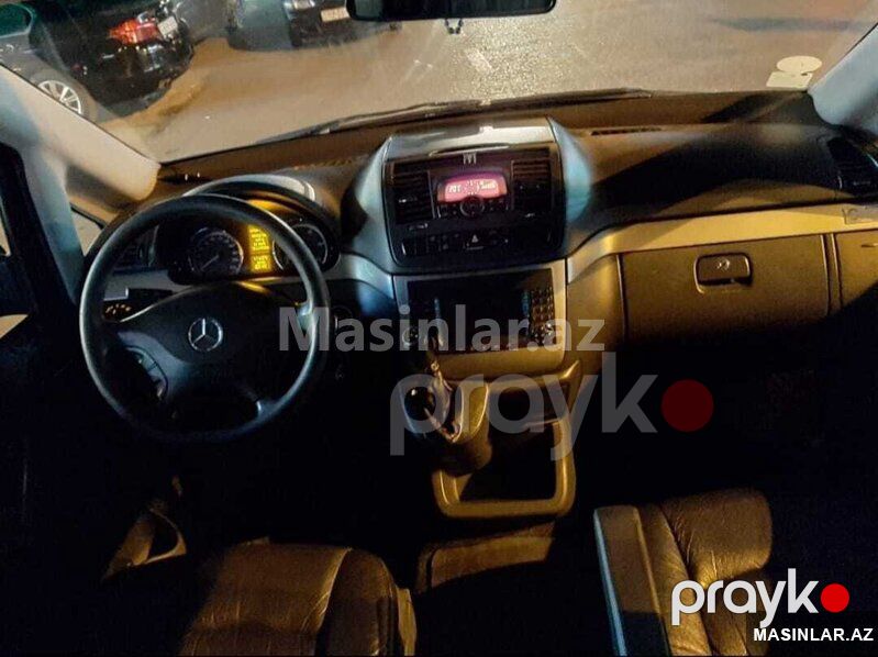 Mercedes Viano, 2012 il — Minik avtomobili icarəsi, Bakı (3)