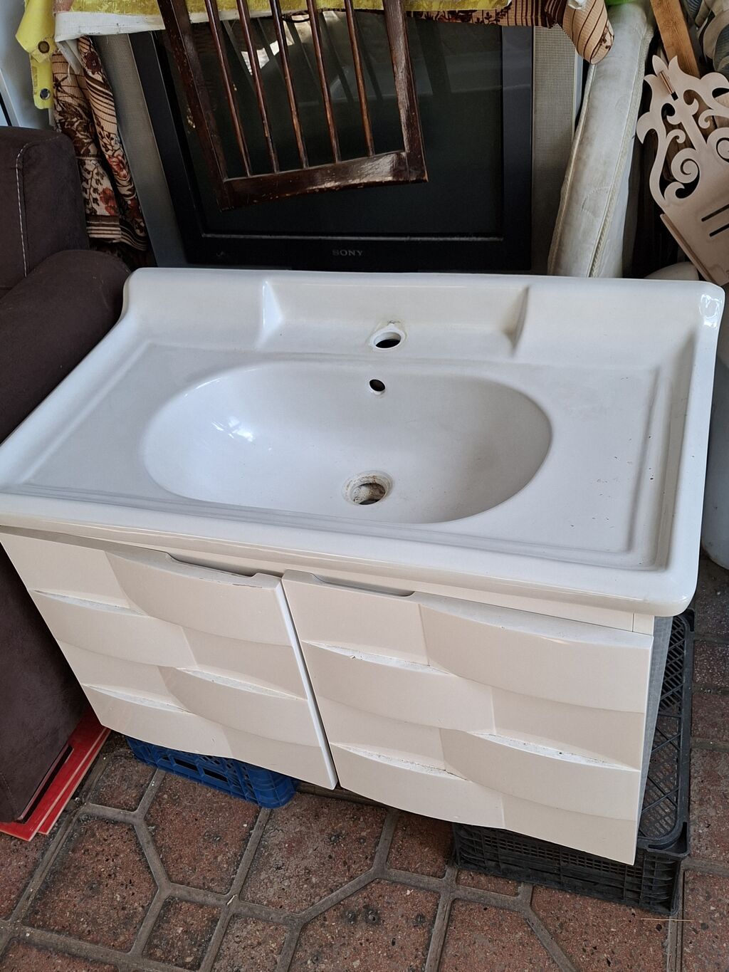 Hamam üçün lavabo və dolab dəsti satilir. Isteyenler elaqe saxlasin — Vanna otağı mobilyası, Bakı (4)