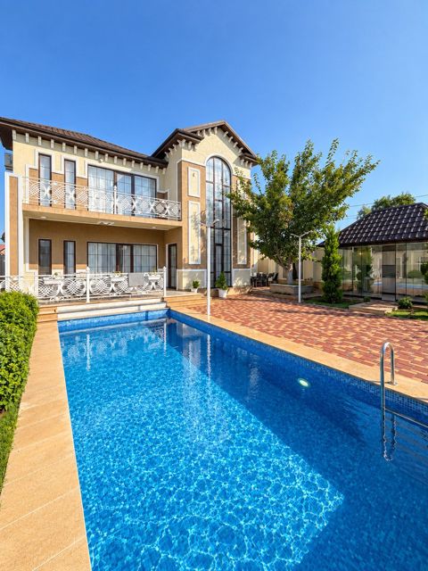 Satılır 7 otaqlı həyət evi/bağ evi 365 m² — Bakı