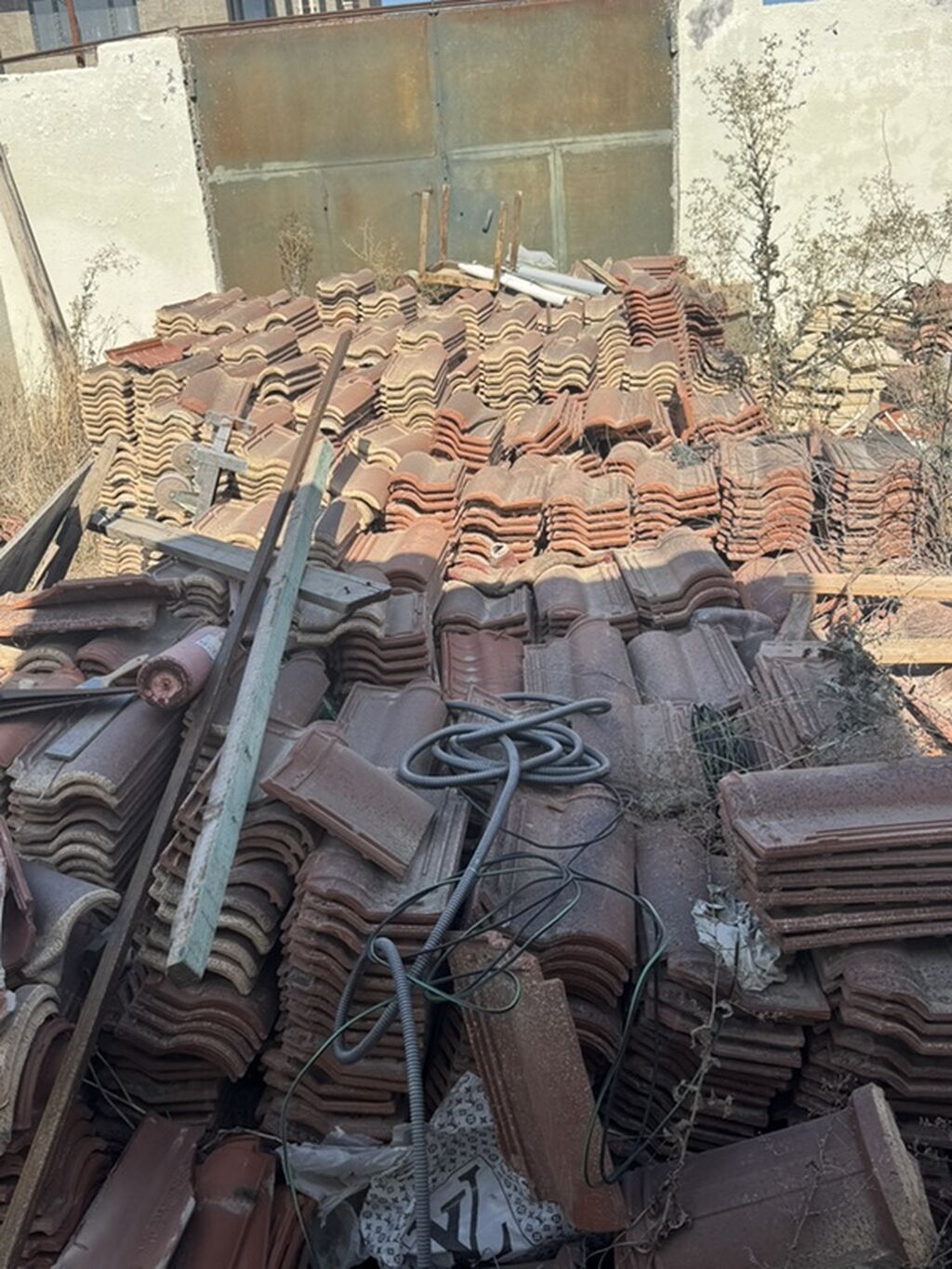 Keramik çerepitsa, rəng - Qırmızı — Dam örtükləri, Bakı (5)