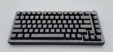 75% ölçüdədir. Qırmızı switch-dir. Tək rəng arxa işıqlandırması — Bakı
