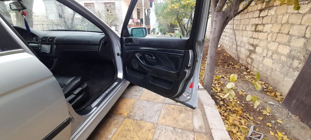 BMW 5 Series E39 sedan - Kuzov: gümüşü rəng, 4 qapı, orijinal E39 — Avtomobillər, Qobustan (5)