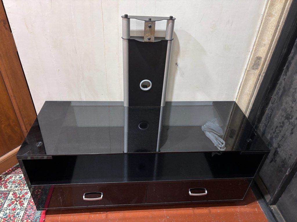 Televizor altlığı — TV və Video, Bakı