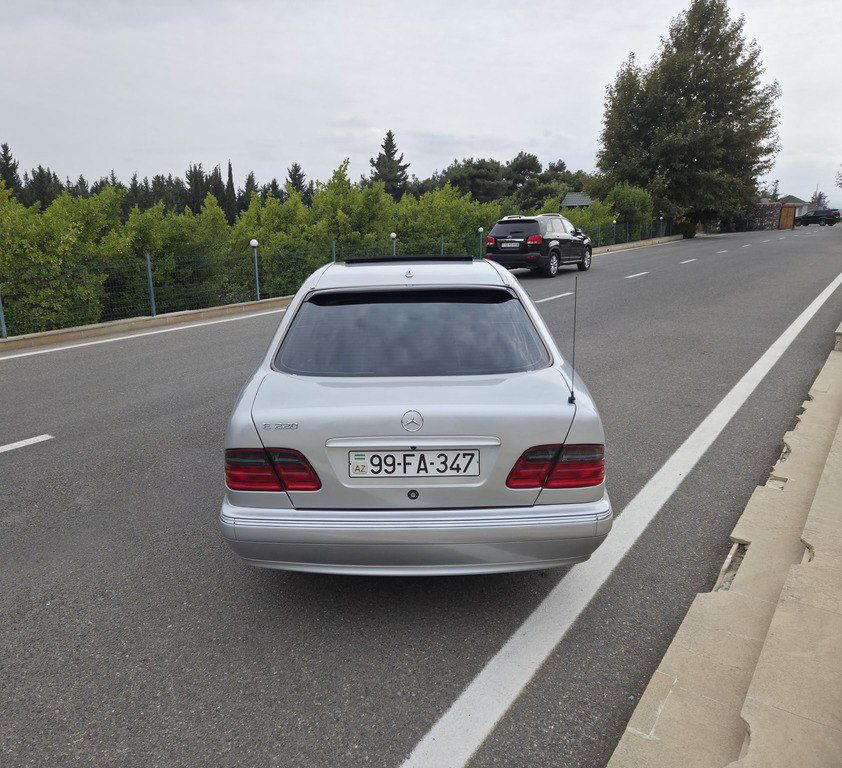 Mercedes E 220, 2.2 L, 2000 il, 439 000 km 99-FA-347 — Avtomobillər, Füzuli (12)