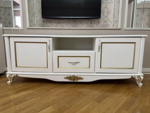 köçlə ələqali satılır Klassik uslubda tv tumbalar 2si birlikdə — Bakı