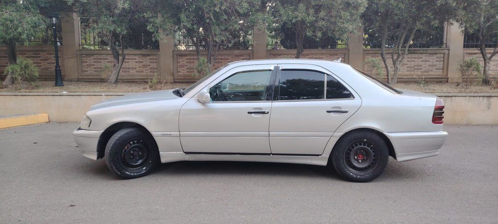 Mercedes C 220, 2.2 L, 1994 il, 522 000 km 10-ZS-094 — Avtomobillər, Sumqayıt (4)