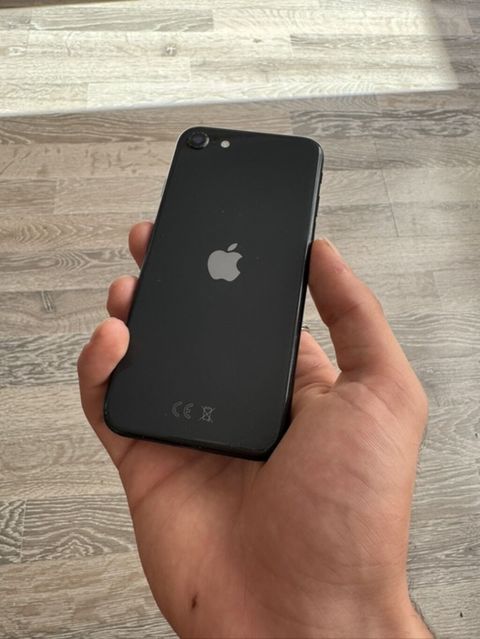 IPhone SE 2020, 64 GB, Qara, Barmaq izi — Bakı