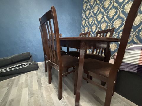 Yemək otağı dəsti – oval masa və 6 ədəd stul satılır vəziyyəti əladır — Digah