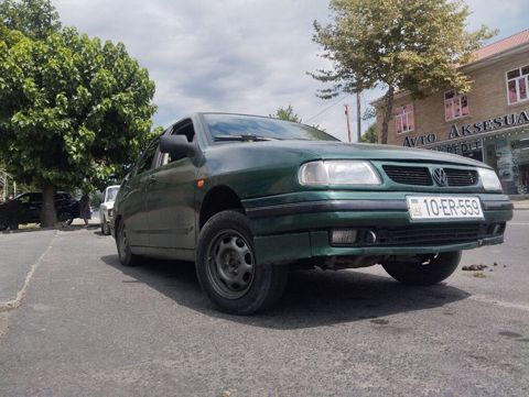 Volkswagen Polo, 1.6 L, 1995 il, 421 656 km — Balakən