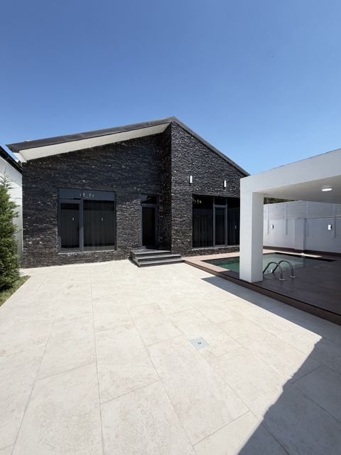 Satılır 4 otaqlı həyət evi/bağ evi 150 m² — Bakı
