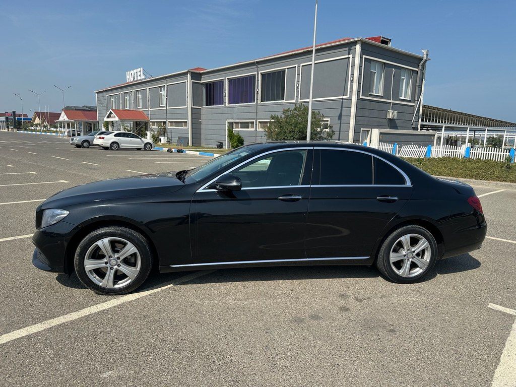 Mercedes E 220 d 4MATIC, 2.1 L, 2017 il, 295 000 km — Avtomobillər, Bakı (3)