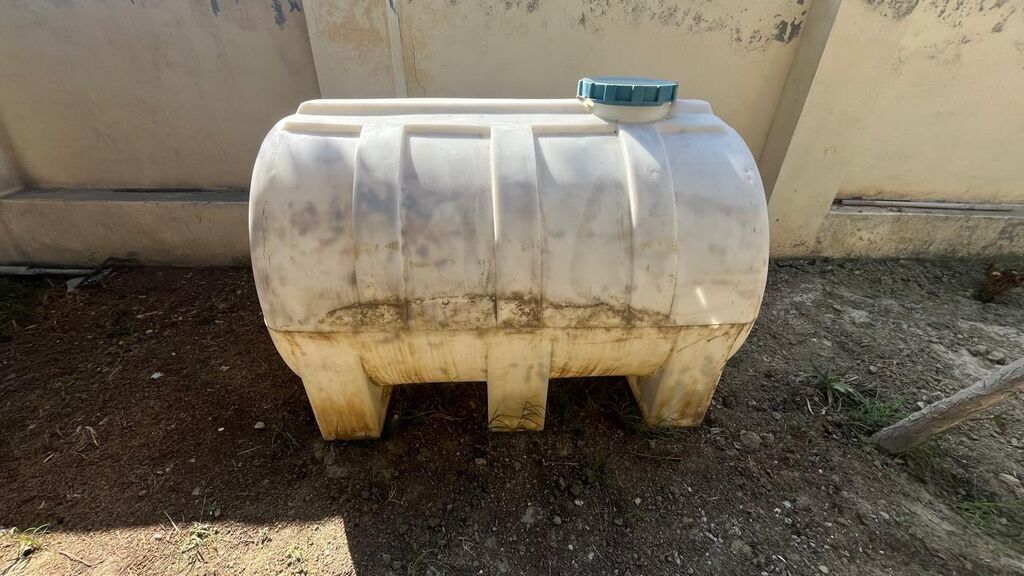 Bak, Plastik, 2000 l l, İşlənmiş, Ünvandan götürmə — Su çənləri, kanisterləri, bochkalar, Bakı (7)
