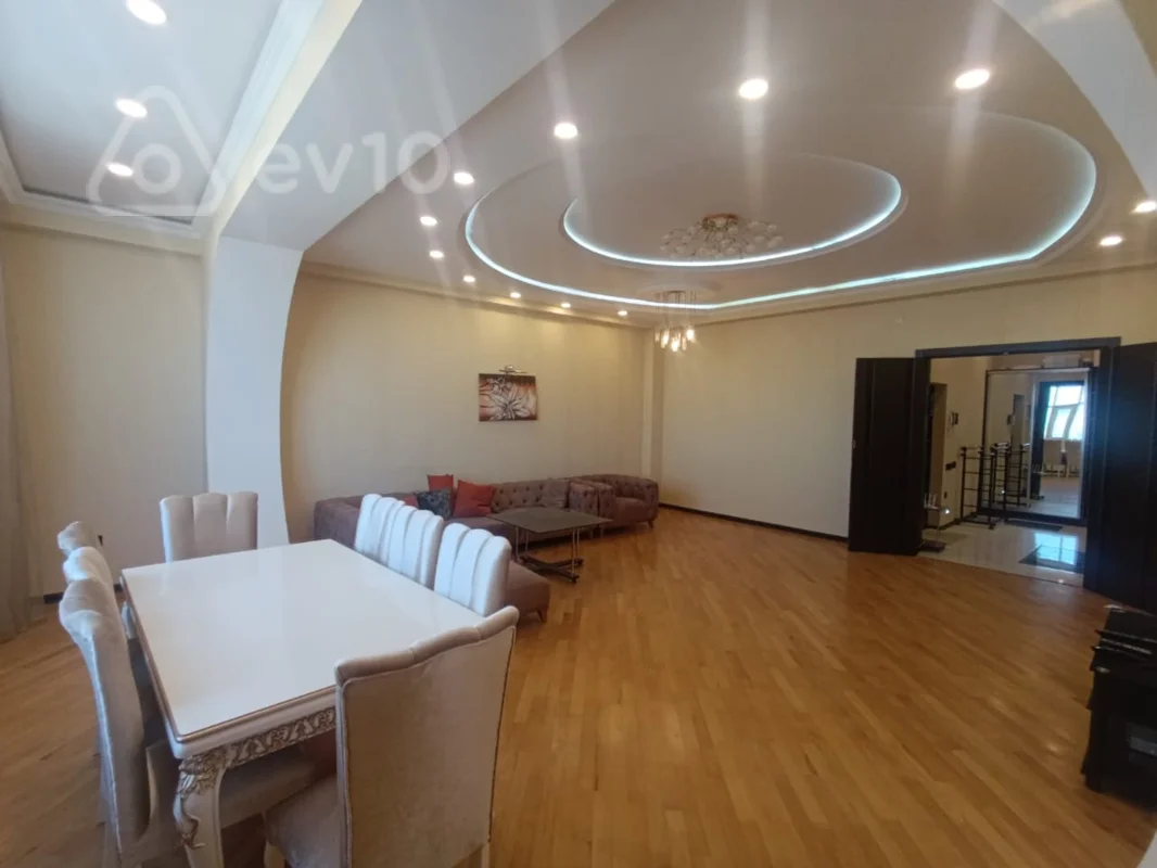 3 otaqlı mənzil, 194 m², serq bazari — kirayə — Bakı