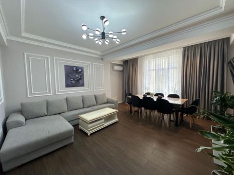 Satılır 3 otaqlı yeni tikili 135.5 m² — Bakı