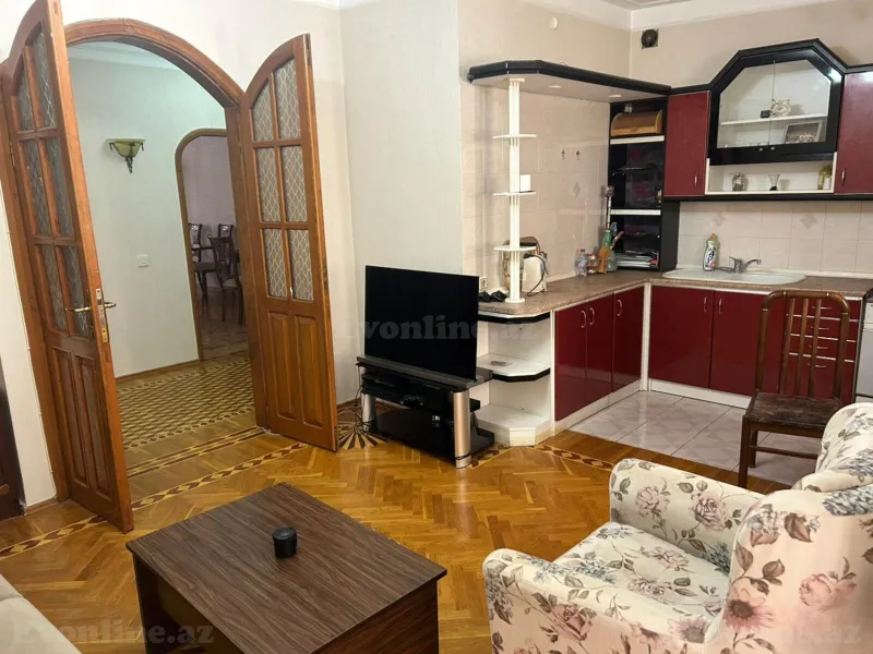Satılır 4 otaqlı Mənzil Köhnə tikili 140 m² Bakı, Nəsimi r — Mənzil, Bakı (7)