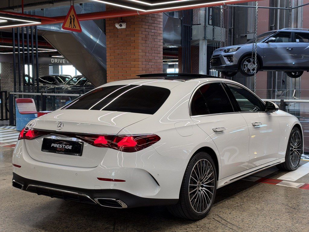 Mercedes E 300 4MATIC, 2.0 L, 2025 il, 10 000 km — Avtomobillər, Bakı (4)