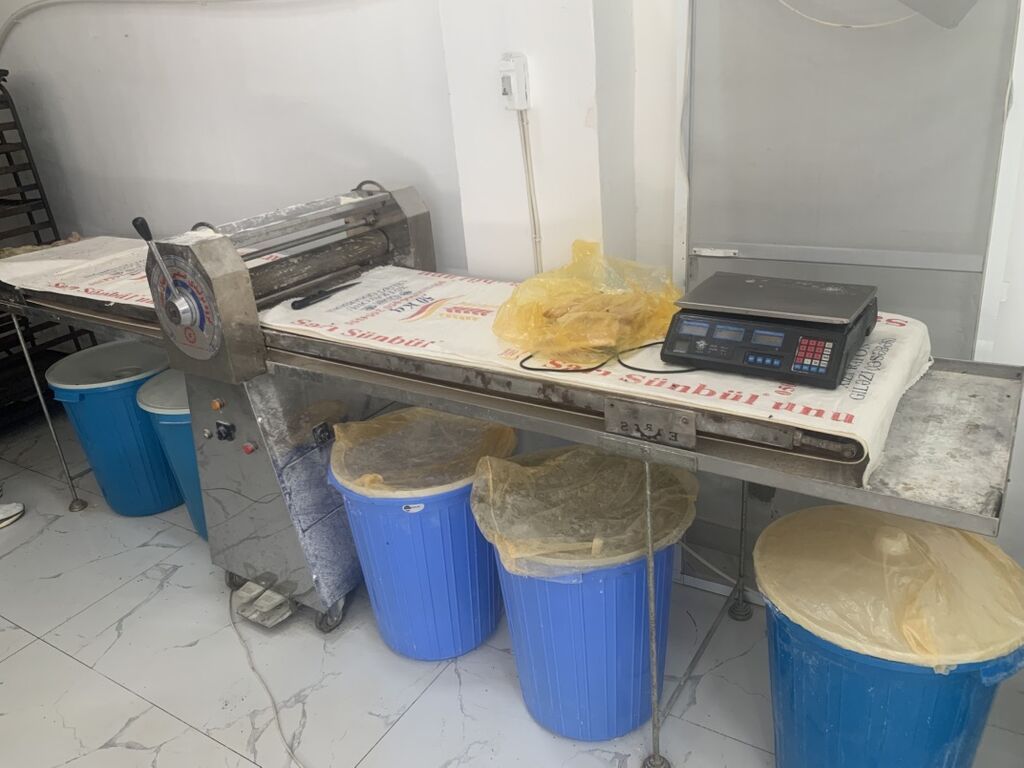 Sənaye tipli xəmir yayma və konveyerli laminasiya maşını - Peçenye — Peşəkar mətbəx texnikası, Digah (3)