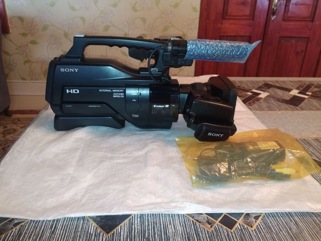 Sony peşəkar video kamera dəsti Model: Sony HD Avchd (MPEG2 SD — Video kamera, Saatlı (2)