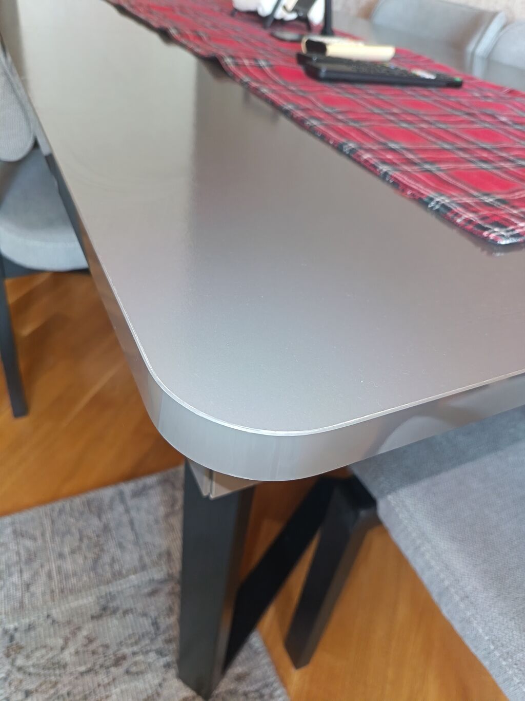 Yemək masası və 6 ədəd stul dəsti. Çoox olduğu üçün ucuz — Masalar və stullar, Bakı (6)