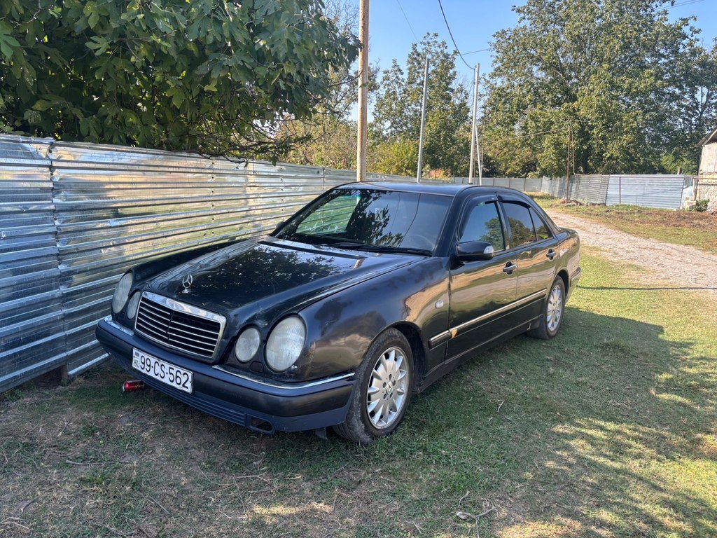 Mercedes E 220, 2.2 L, 1998 il, 100 000 km 99-CS-562 — Avtomobillər, Oğuz (2)