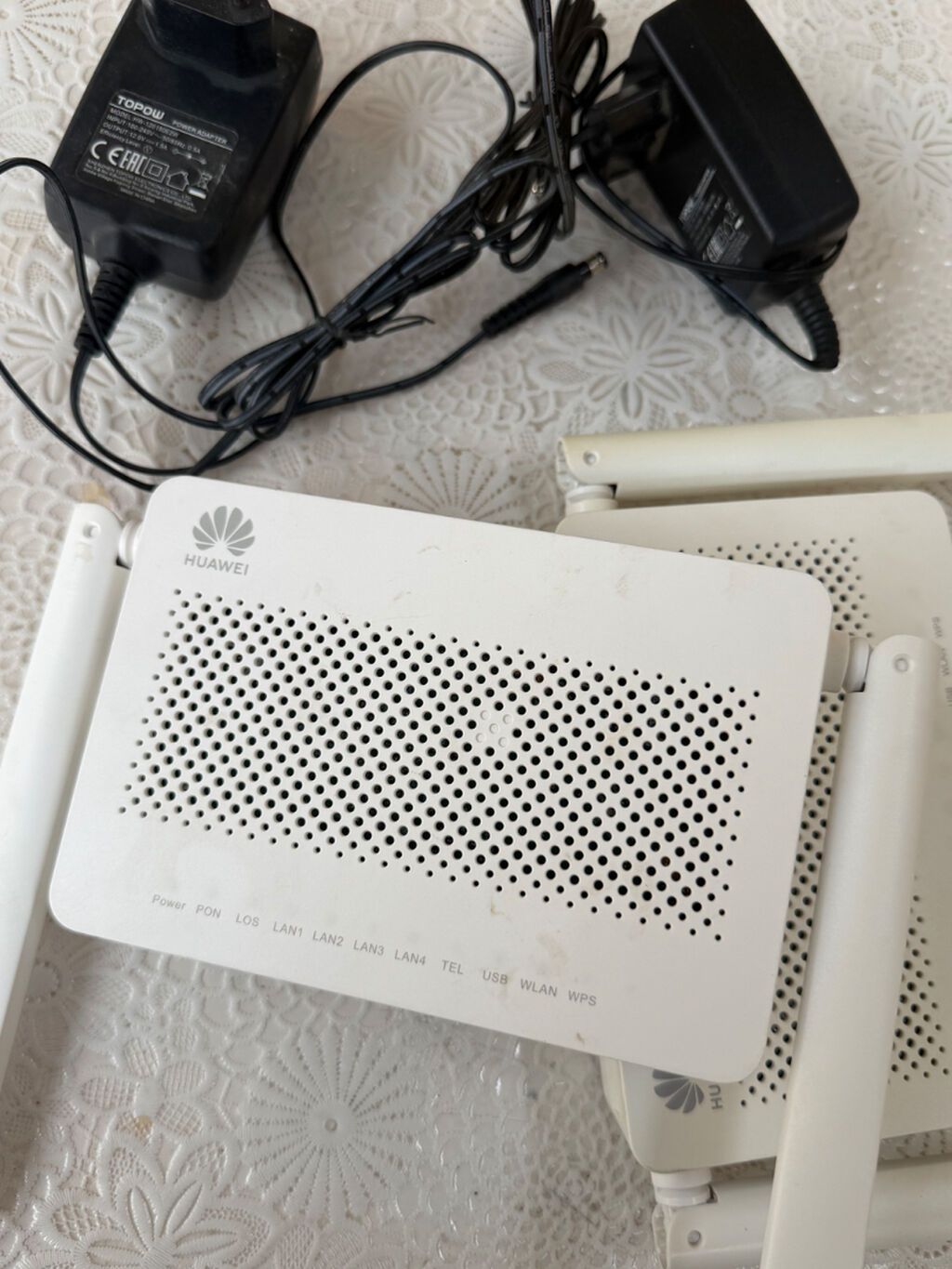 Huawei Wi‑Fi router/ONT qurğuları Xüsusiyyətlər: - Brend: Huawei — Şəbəkə və server avadanlığı, Gəncə (2)