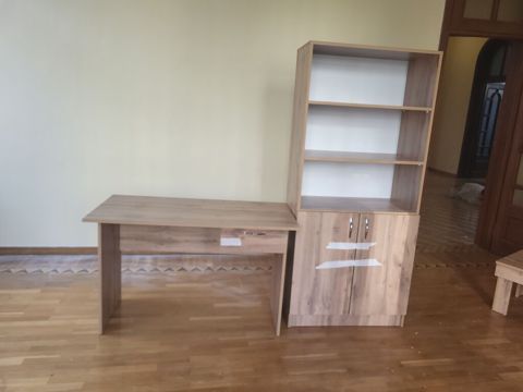 Ofis/mebel dəsti – iş masası və kitab şkafı - Material: ağac naxışlı — Bakı