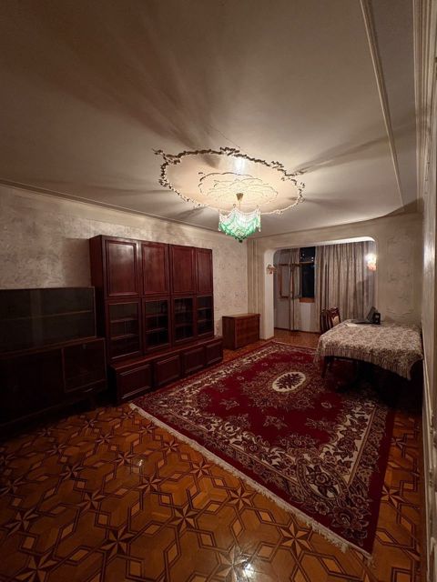 Satılır 4 otaqlı köhnə tikili 105 m² — Bakı